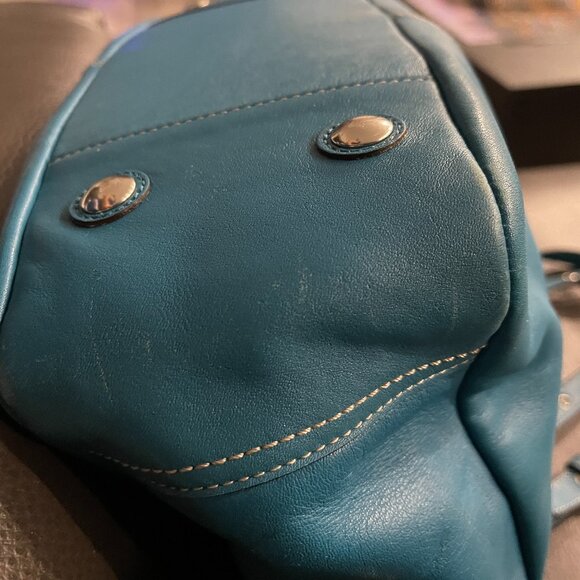 Elegant Blue Leather Women's Bag - Picture 1 of 2